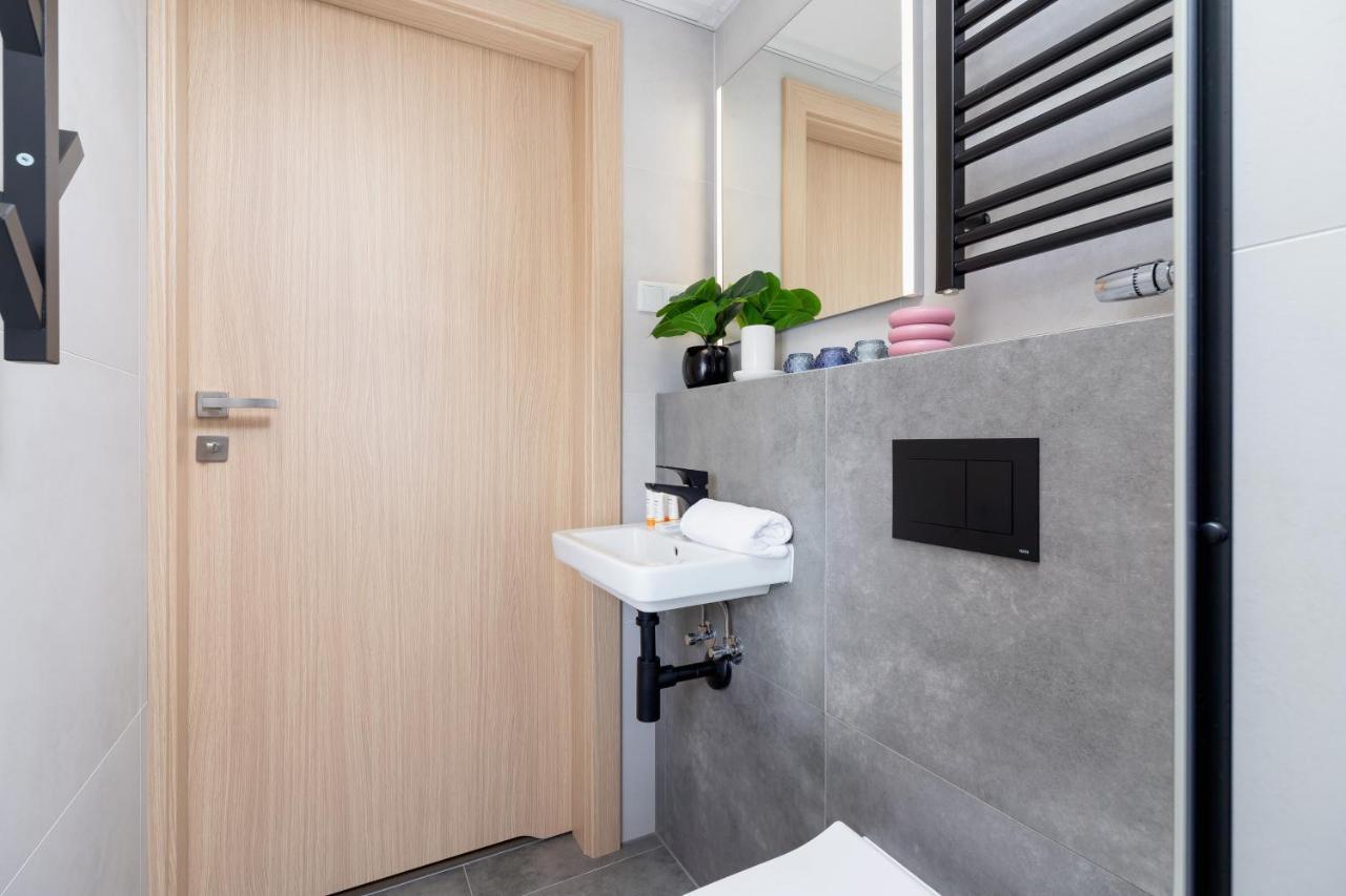 Modern Apartment Srodmiescie Krakow By Noclegi Renters Ngoại thất bức ảnh